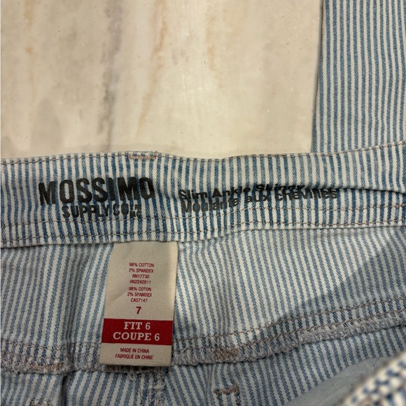 Blue and White Striped Mossimo Supply Co. Slim Ankle Skinny Jeans. Size 7. - Picture 3 of 3